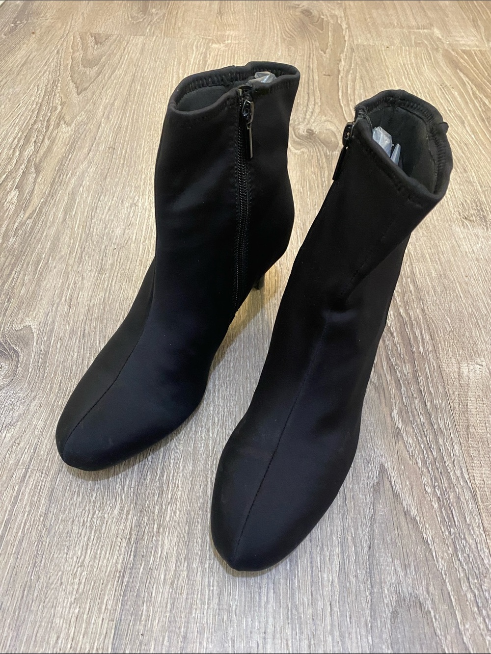Women’s 6.5 ankle booties